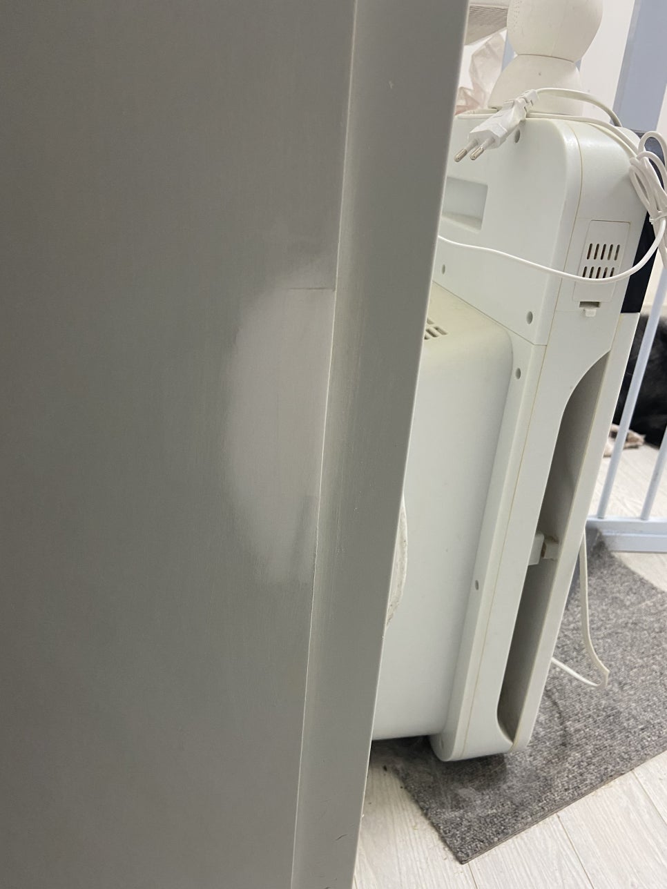 성남시 분당구 문틀 몰딩 보수, 강아지가 물어뜯은 자리 깔끔하게 살렸습니다