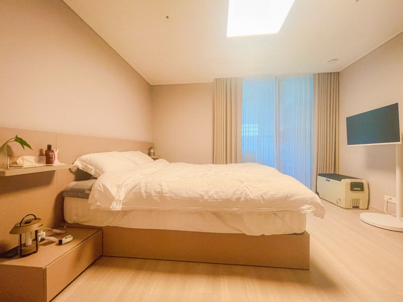 시몬스 국민프레임 D2178A, 라지킹 침대 협탁 9개월 사용 후기