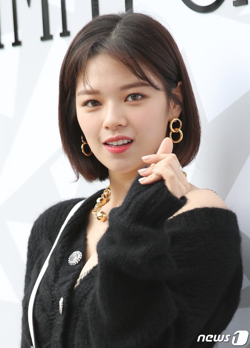 트와이스 정연, 소속사 이적 후 눈부신 근황 공개