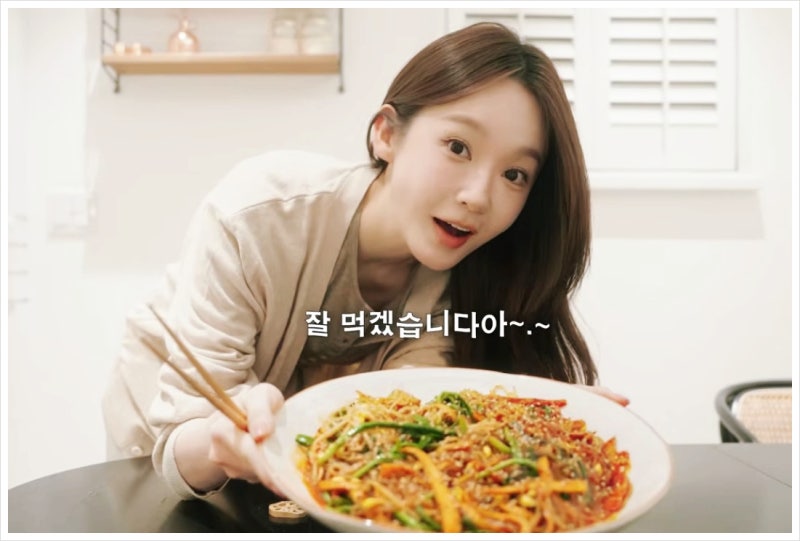 "잡채 1인분이 180kcal?" 강민경이 관리할 때 해먹는 다이어트 음식