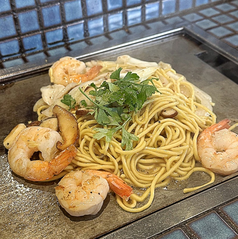 홍대 오꼬노미야끼 맛집 우와 홍대본점 야끼소바 아보카도명란구이 후기