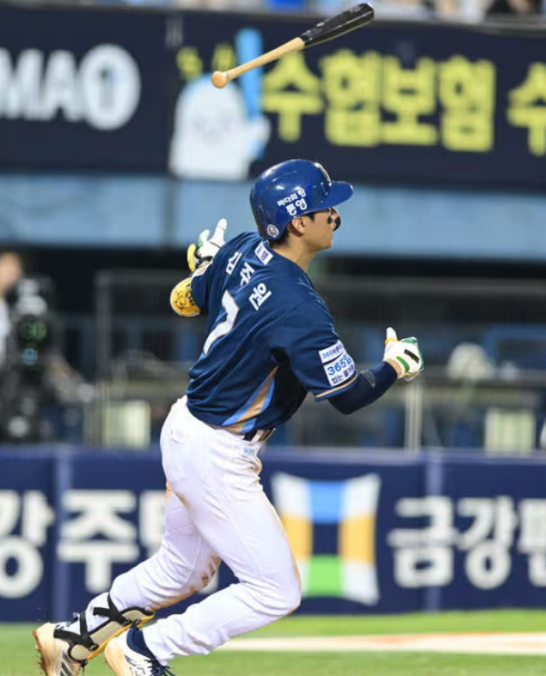 5타수 5안타 폭발...NC 김주원, LG 13-3 대파 4연패 탈출