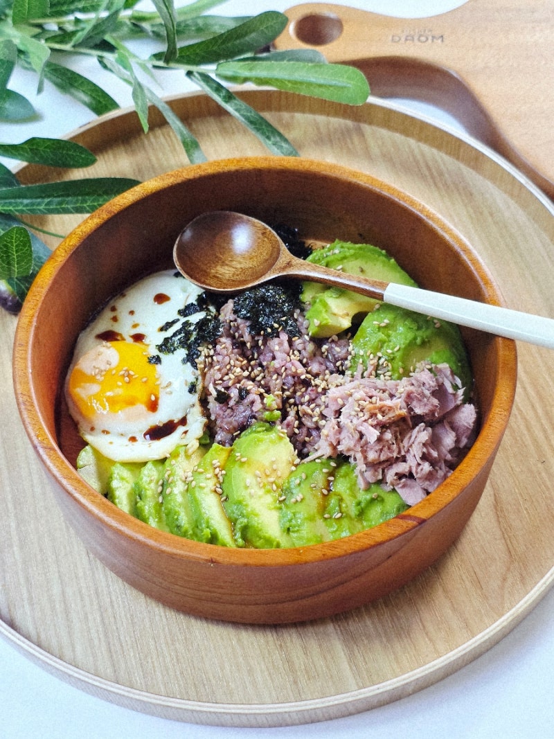 살 빼는 중인데 밥이 당긴다면? 아보카도 참치 비빔밥이 딱이죠!