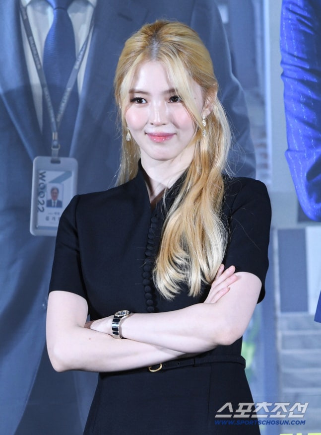 <b>한소희</b>, 15kg <b>증량</b> 후 급감량했더니... "그때 이후 <b>소화불량</b> 오더라"