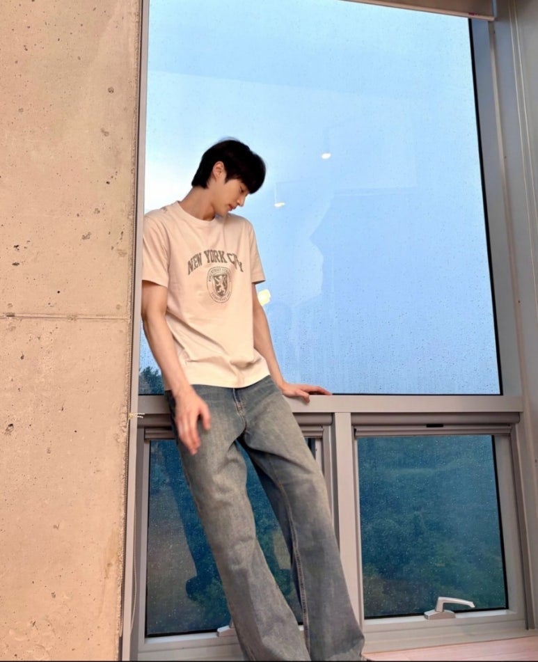 [변우석 패션 정보] 남친룩의 정석! 착장 브랜드 및 와이드 데님 코디 총정리