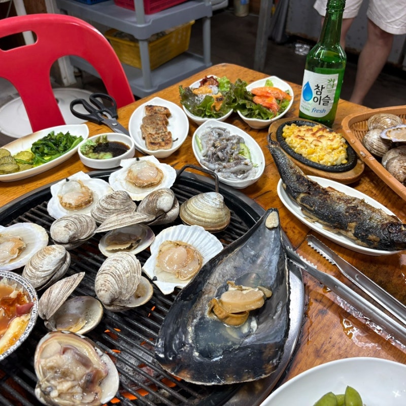 [을왕리 맛집] 인천회조개구이 : 5만원에 조개 양 진짜 많고 산낙지, 멍게, 청어구이까지 나오....