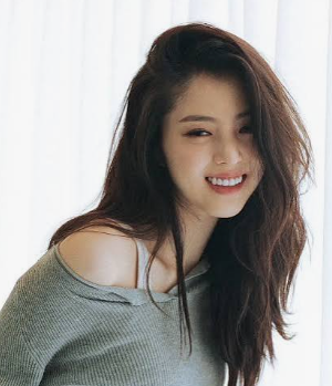 "I worked 12 hours a day, 6 days a week at a pub" The Unexpected Past of Actress Han So-hee Hidden Behind the Glamour (+Profile, Age)