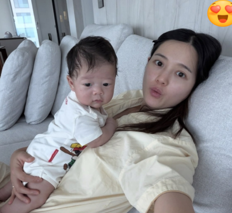 '양수 부족 응급 <b>제왕절개</b> 딛고...' <b>남보라</b>, 생후 2개월 아들 '다니엘'....