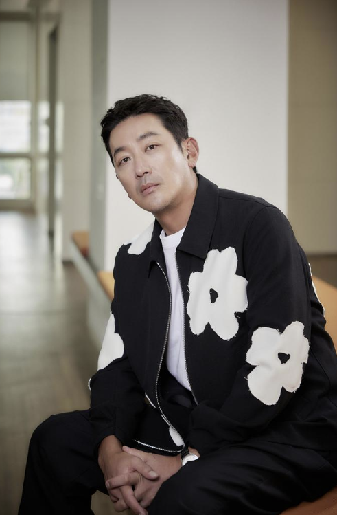 19년 드라마 공백 깬 하정우, '시청률 평가 낯설다' 고백