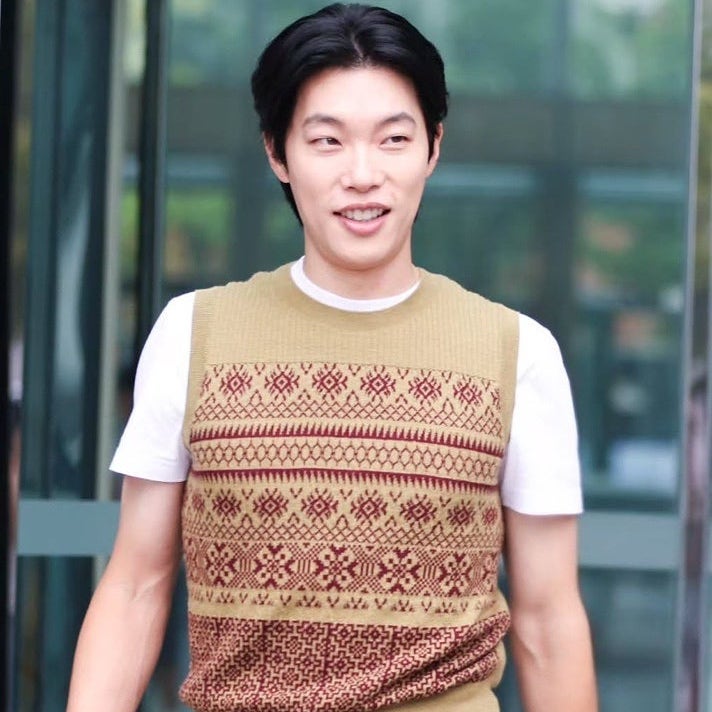“옷 잘 입는 사람도 이건 어렵네”…류준열이 입자 유독 작아 보인 조끼