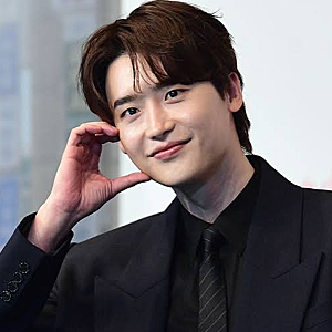 배우 이종석 프로필 나이 키 근황! 아이유 결별 후 디즈니+ '재혼 황후' 하인리 왕자 완벽 복....
