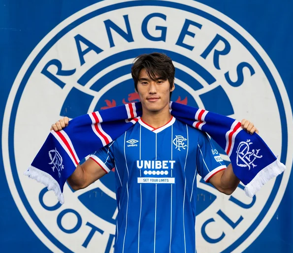 김민수 레인저스 이적 공식 발표! 160억 이적료와 등번호 10번이 의미하는 파격적인 대우 ⚽