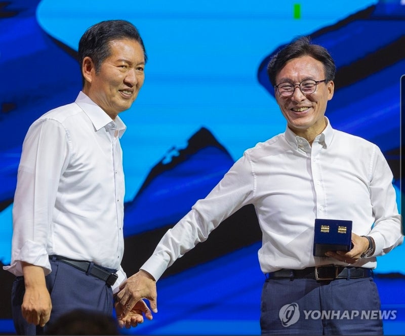 "석·청대전으로 치닫나"...김민석·정청래, 당 워크숍서 정면충돌