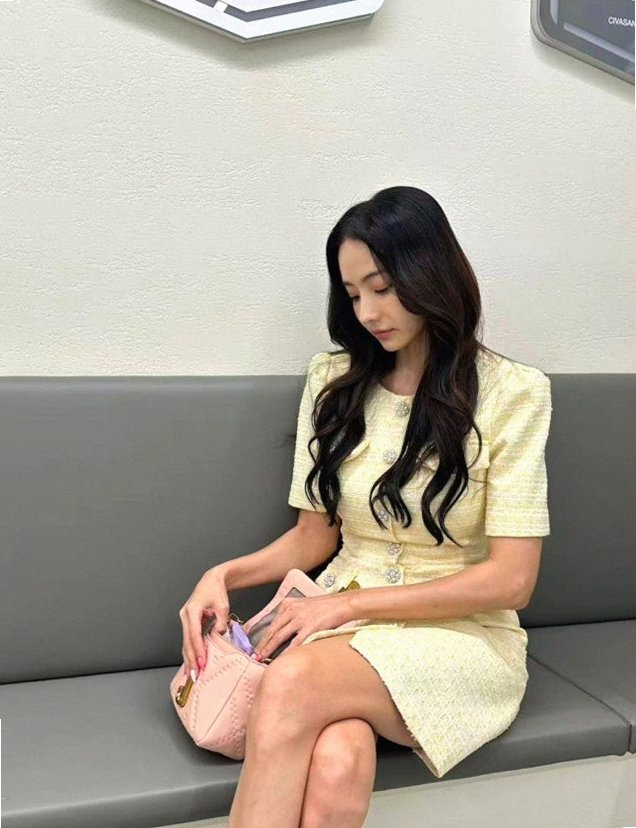 [한채영 근황] 45세 바비인형 클래스 입증한 한채영 무당 메이크업 논란 종결