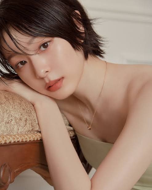김연아 진짜 머리 자른 줄 알았는데숏컷 가발이었다니 그냥 완전 속았버렸네 ㅋㅋㅋ
