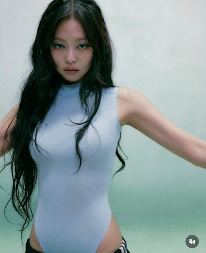 “젠디다스 못 참지…” 제니×아디다스 공개되자마자 찜한 3+1
