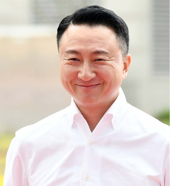 주영훈 나이 프로필, 아내 이윤미 나이 차이 세 딸 결혼 20년 16억 소송 심장병 수술 근황까지 ....