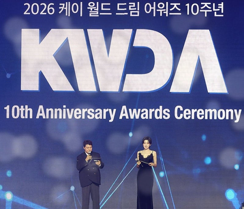 17년 동안 슈트만 입던 장도연, 드레스 입고 난리난 이유