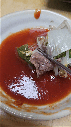 [소고기 샤브샤브] 소스가 두 가지면 더 맛있습니다｜참깨소스, 스리라차 소스