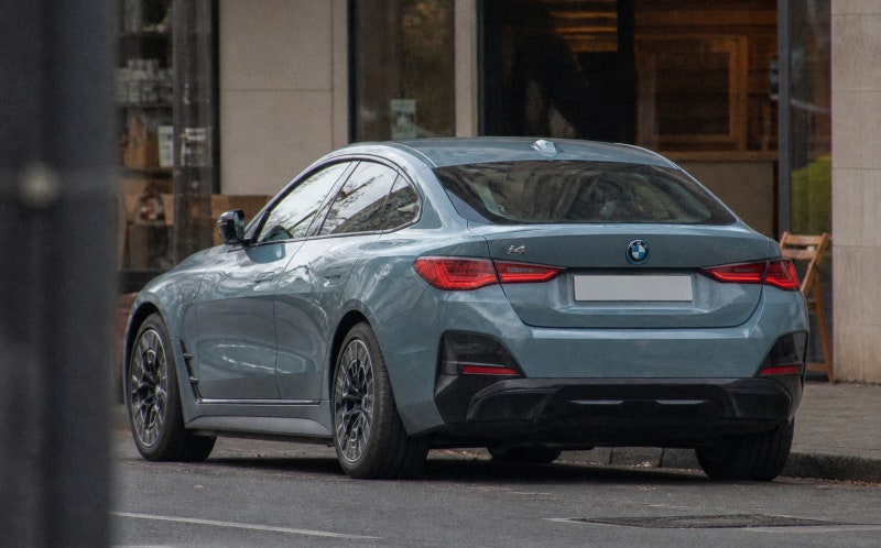 진짜 536km? 2026 신형 BMW i4 가격표 실구매가 트림별 옵션 보조금 제원표 출시일 제로백 연비표 ....