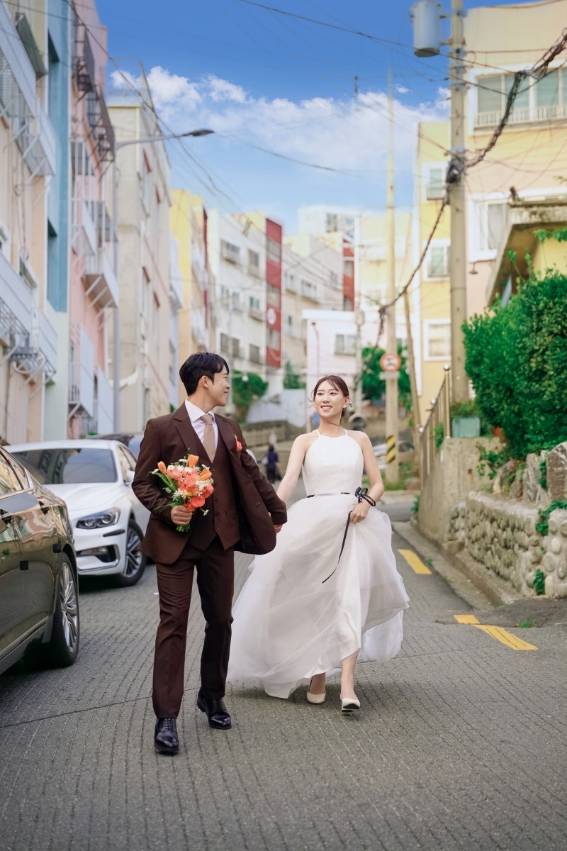 부산 야외 웨딩촬영 후기｜포커스온유 스냅 & 드레스 술람미 대여·헤어메이크업·헬퍼까지
