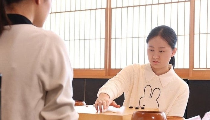 13세에 1년 자격정지 받은 천재 바둑소녀, 만 19세에 남녀 통틀어 최단기간 500승 달성