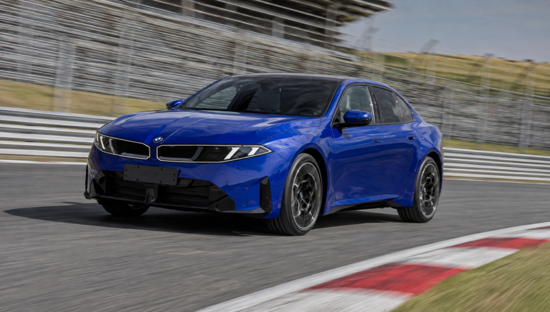"50년 만에 엔진을 뺐다" BMW 3시리즈 첫 전기차 i3