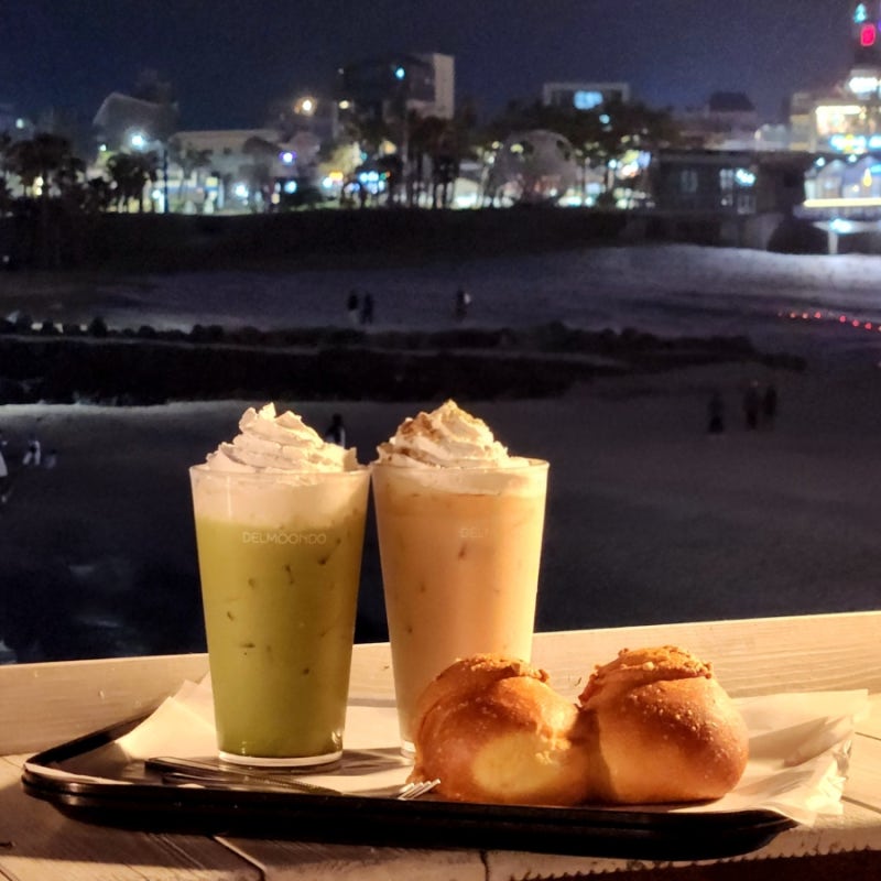 [ 제주도 | 조천읍 ] 밤 늦게까지 영업하는 제주 함덕해수욕장 대형 베이커리 카페 '델문도'