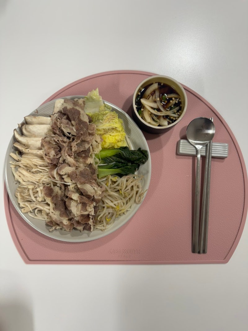 우삼겹 야채찜 레시피｜찜기에 넣고 10분! 참소스 찍어 먹으면 극락