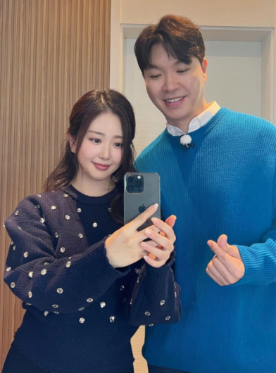 박수홍♥김다예 가족여행 중 벌어진 일…70분 지연 논란에 직접 밝힌 입장