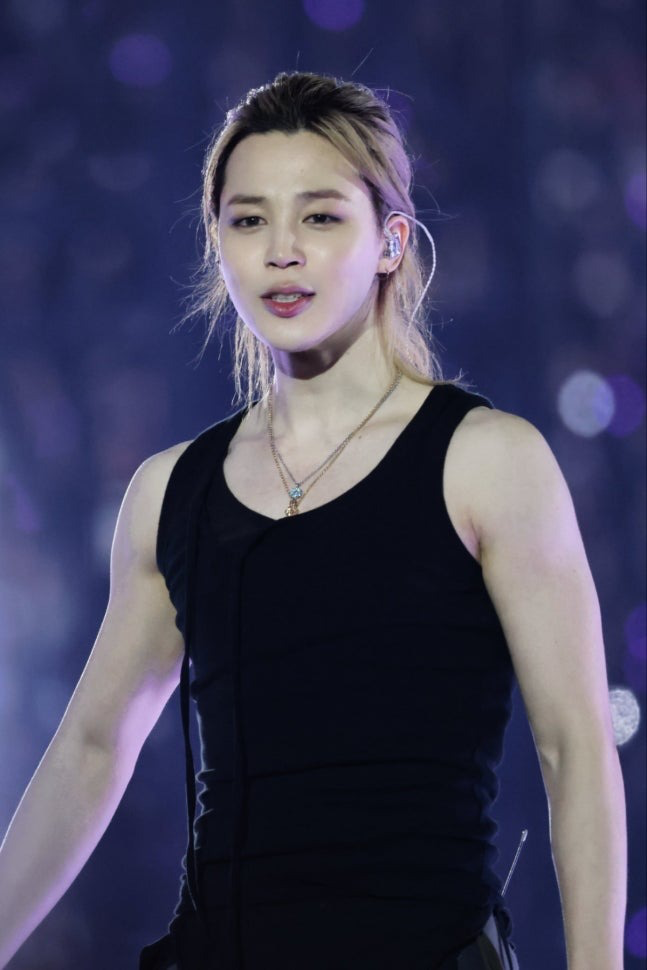 지민, 글로벌 인기투표 220회 1위…누적 225억 하트가 만든 새 기록