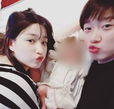 '육아로 피부 망가졌는데..' 율희, 근황 공개에 네티즌 악플 공격
