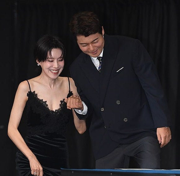 장도연, 174cm 반전 실루엣의 정체 | 17년 만에 벗어던진 슈트