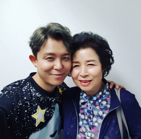 “토니안 엄마 별세?” 1년 넘게 소문이 끊이지 않는 진짜 이유