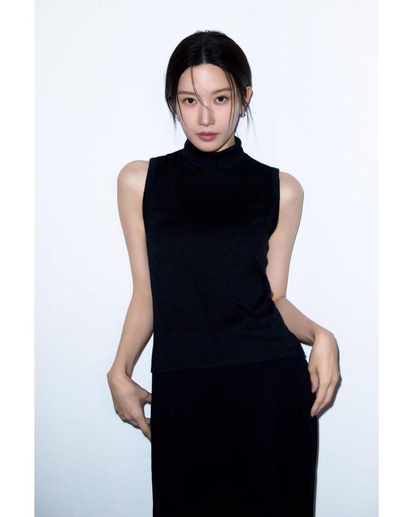 새 프로필부터 에세이까지..!요즘 더 궁금해지는 배우 문가영의 매력