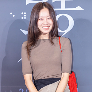 “3290만원이라도 못 사는 거 알죠?” 공효진이 들자 난리 난 32만9천원 가방, 솔드아웃