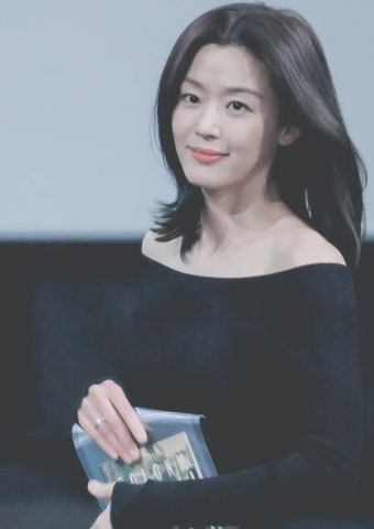 Jun Ji-hyun's Medium-Length Layered Hair I Want to Recreate This Fall, 2026 Fall Hairstyle [Daynana] Seongnam Bundang