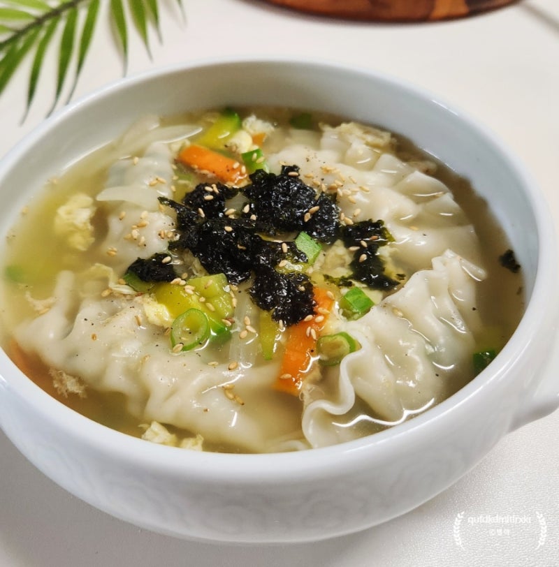 만두국 끓이는법, 멸치 코인육수 간단한 계란 만두국 레시피