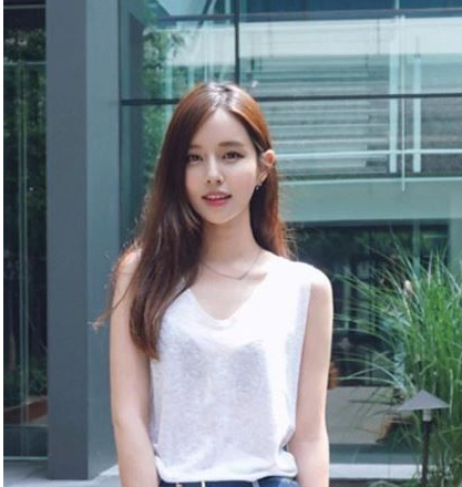 "돈 못버는 남자도 괜찮다고 하더니" 두산 재벌가 남편과 결혼한 아나운서 근황.jpg