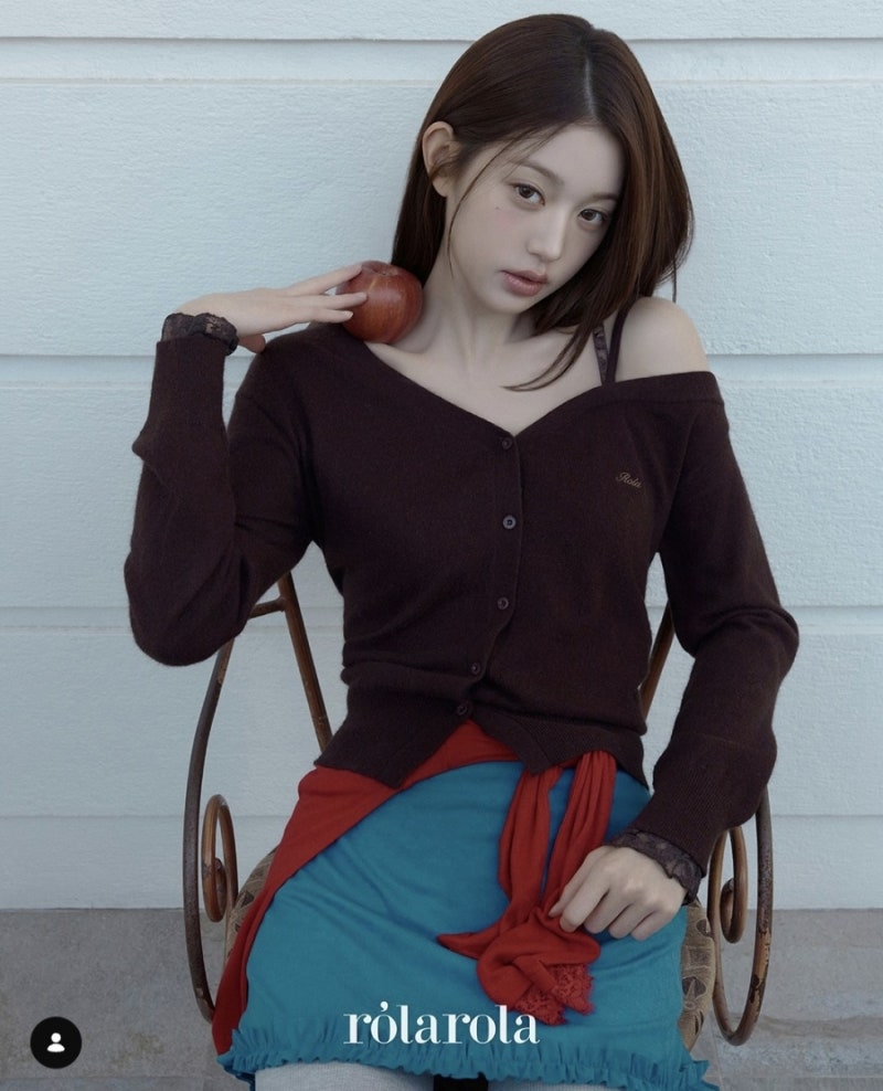장원영 사복 패션 코디 니트 치마 집업 가디건까지 어디거? 로라로라거였어!
