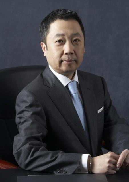 두산 <b>박정원</b> 회장이 직접 인천공항을 통해 <b>네팔</b> 카트만두로 즉시 출....