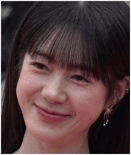 “자연스러운 주름도 이렇게 예쁘다니”…46세 이요원 초근접 얼굴 화제, 세 아이 엄마의 관....