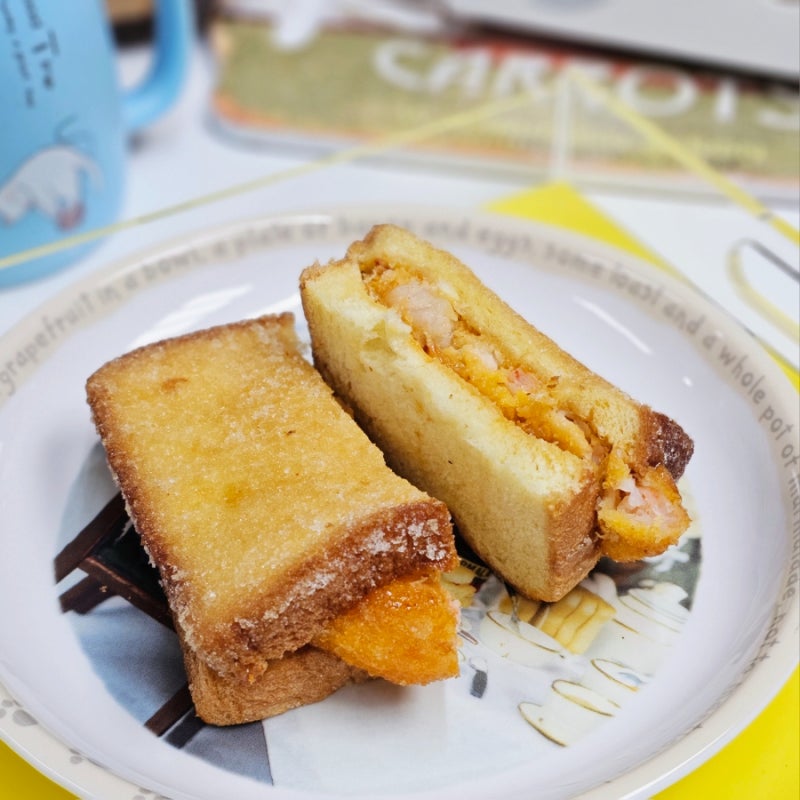 메가커피 마라크림 새우토스트 중식마녀 신메뉴 가격 맛 후기