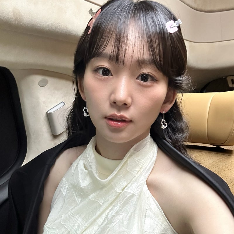 "진짜 37살 맞나요?" 순백 드레스 자태 뽐낸 진기주, 37세 동안 미모 폭발