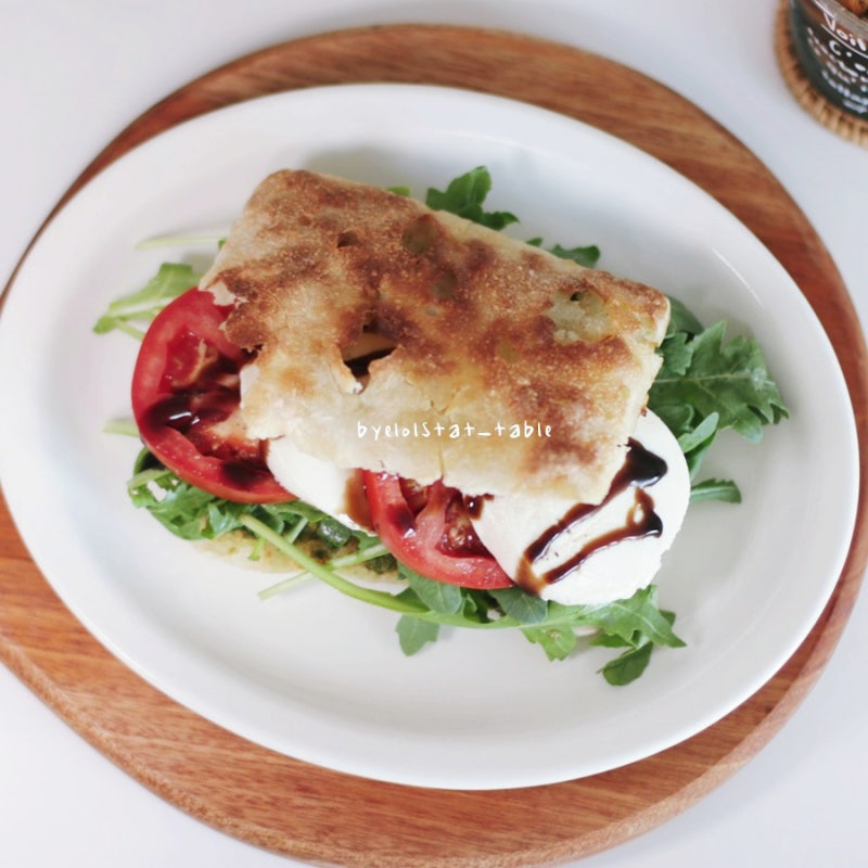 토마토 카프레제 치아바타 샌드위치 만들기 바질페스토 요리