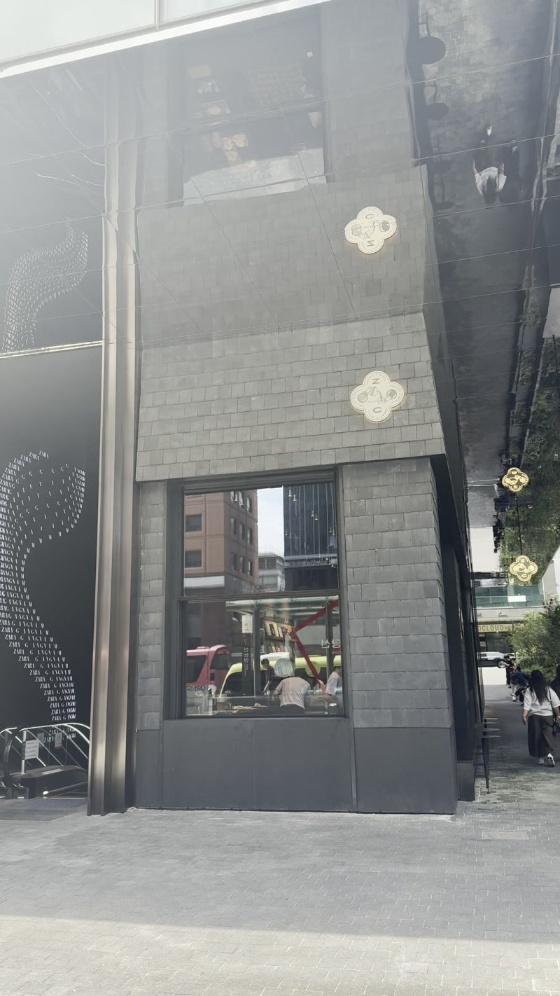 신논현역 7번 출구 앞, 자라 강남 1층에 생긴 카페 — 자카페(ZACAFFÈ) 강남