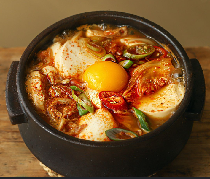 백종원도 울고 갈 초간단 순두부찌개 황금 레시피, 10분 만에 깊은 맛 내는 비법