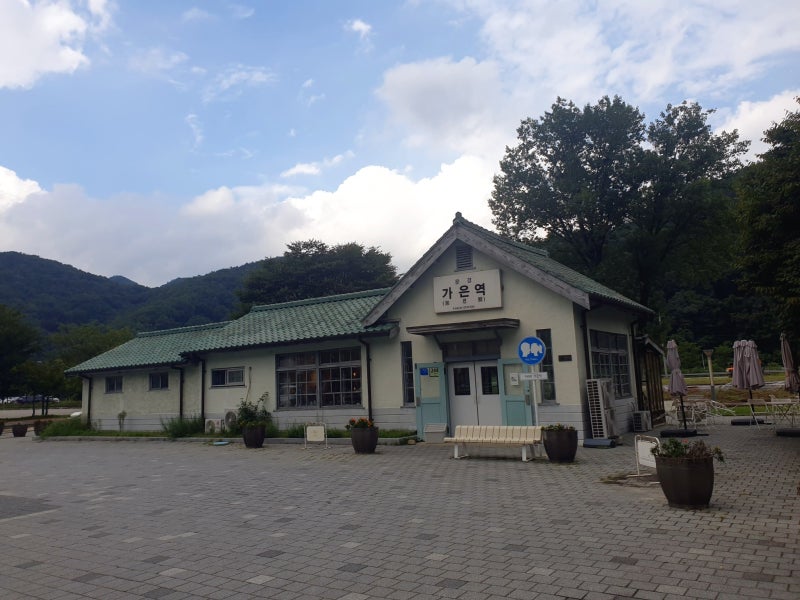 문경 아자개장터 가은역 옛철길 풍경 레트로 감성카페