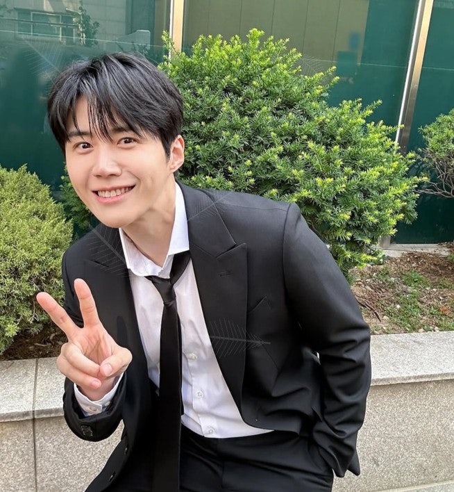 김선호 얼굴에 무슨 짓을 한 건가…팬들이 공식 사진 보고 분노한 진짜 이유