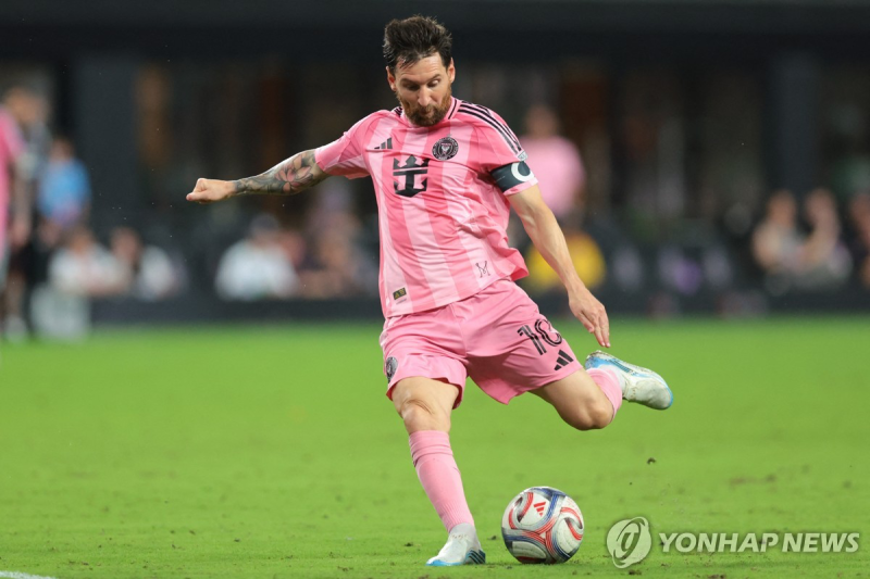 메시 MLS 첫 4골 폭발, 인터 마이애미 7-1 대승 이끌었다